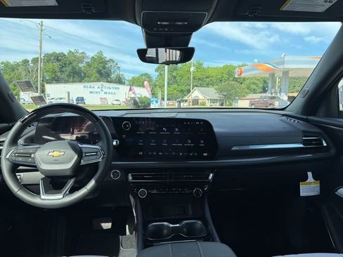 New 2026 Chevrolet Traverse High Country FWD image 12