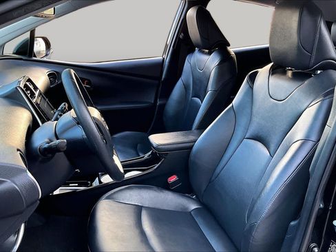 Used 2016 Toyota Prius Four FWD image 8