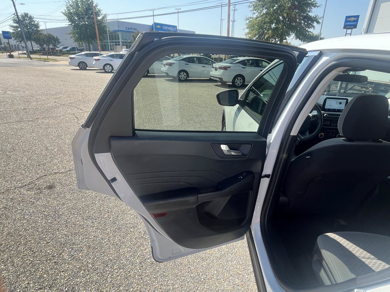 Used 2021 Ford Escape SE FWD image 40