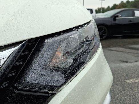 Used 2022 Nissan Rogue Sport SL image 10