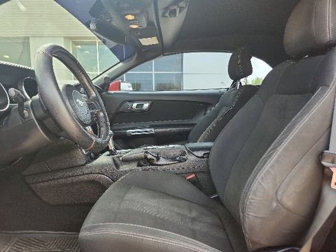 Used 2019 Ford Mustang Convertible RWD image 12