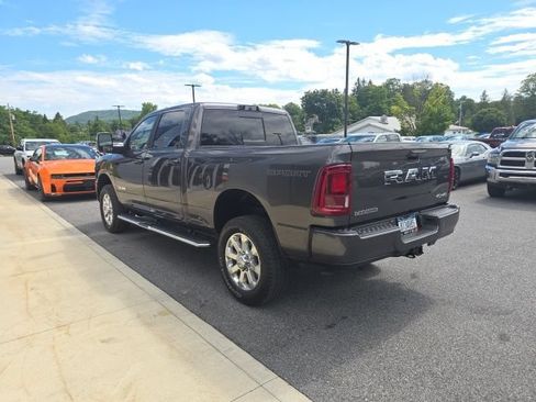 Used 2025 RAM 2500 Laramie w/ Sport Appearance Package AWD/4WD image 4