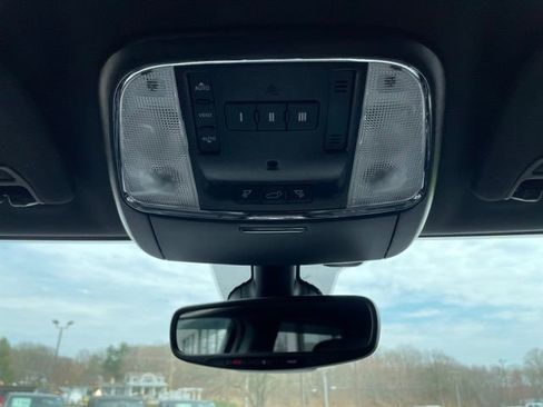 Used 2021 Jeep Grand Cherokee Limited AWD/4WD image 23