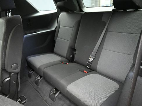 Used 2023 Chevrolet Traverse LT image 13