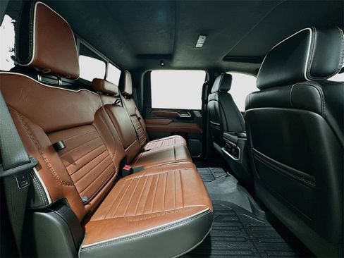 Used 2025 GMC Sierra 2500 Denali Ultimate image 29