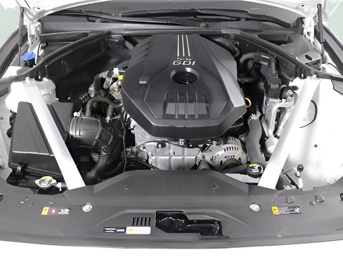 Used 2023 Genesis G70 2.0T image 34