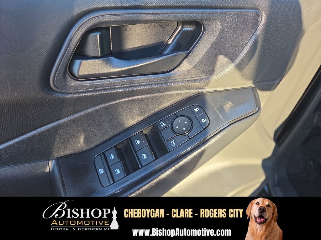 Used 2024 Nissan Rogue S AWD/4WD image 10