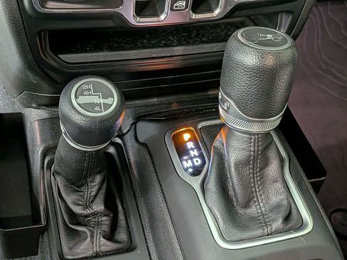 Used 2019 Jeep Wrangler Unlimited Sport S image 17