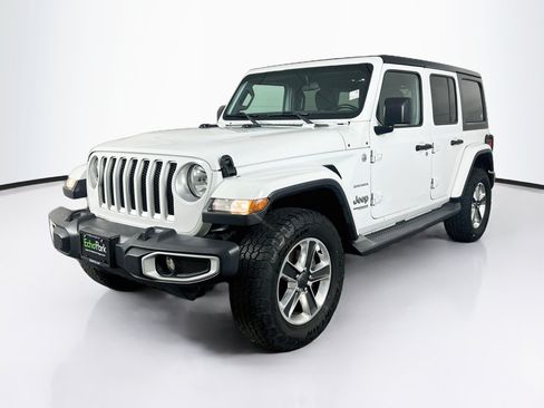 Used 2020 Jeep Wrangler Unlimited Sahara AWD/4WD image 3