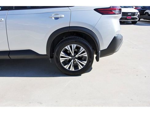 Used 2023 Nissan Rogue SV FWD image 32