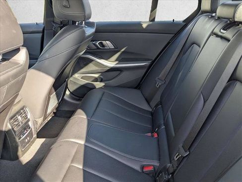 Used 2023 BMW 330i Sedan w/ Premium Package image 21