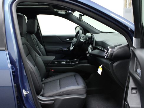 New 2026 Chevrolet Equinox LT w/ Convenience Package II image 16