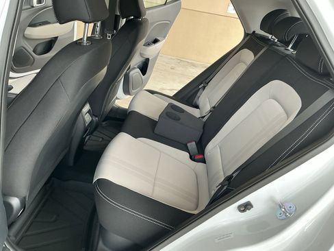 Used 2026 Hyundai Venue SEL FWD image 13