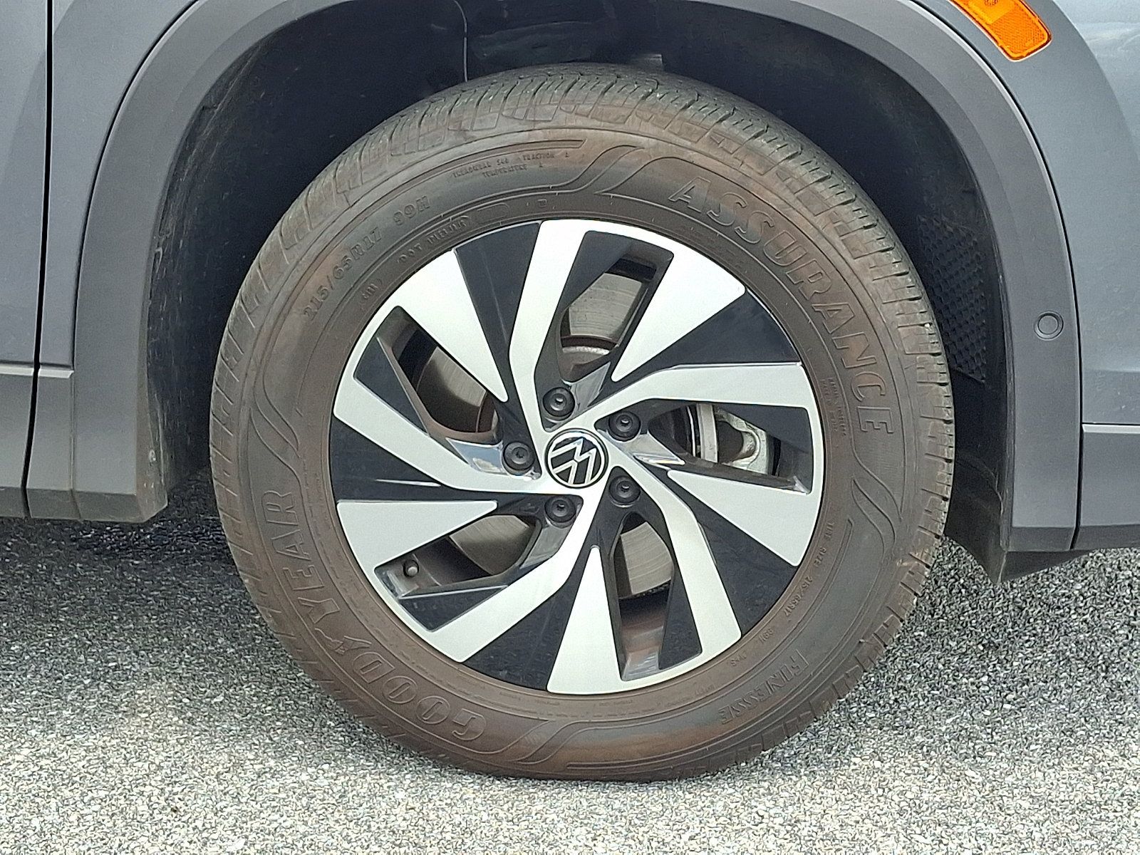 Used 2025 Volkswagen Tiguan S AWD/4WD image 9