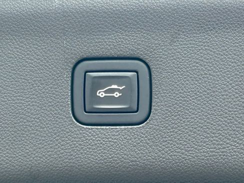 Used 2023 Buick Enclave Essence w/ Experience Buick Package FWD image 56