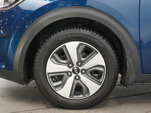 Used 2018 Kia Niro EX FWD image 26