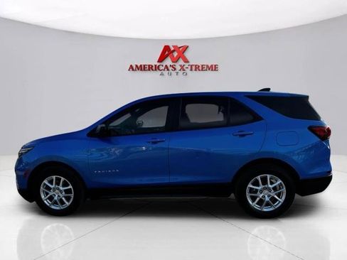 Used 2024 Chevrolet Equinox LS w/ LS Convenience Package FWD image 2