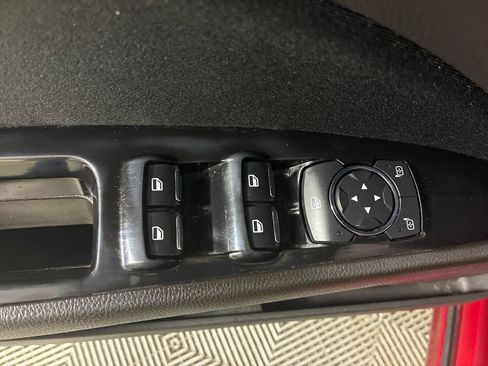 Used 2016 Ford Fusion SE FWD image 12
