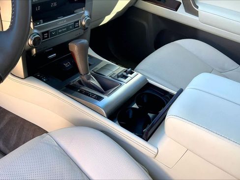 Used 2016 Lexus GX 460 image 16