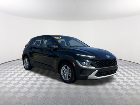 Used 2022 Hyundai Kona SE w/ Cargo Package FWD image 3