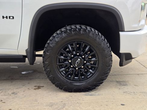 Certified 2022 Chevrolet Silverado 2500 LTZ w/ LTZ Plus Package image 33