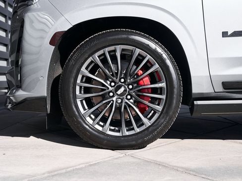 Used 2023 Cadillac Escalade V w/ LPO, ONYX Package image 3