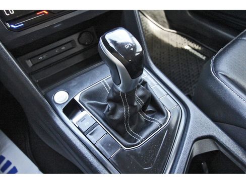 Used 2023 Volkswagen Tiguan SE image 29