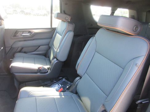 New 2026 GMC Yukon XL AT4 AWD/4WD image 12