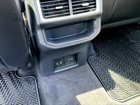 Used 2024 Volkswagen Atlas Cross Sport SE w/ Panoramic Sunroof Package AWD/4WD image 27