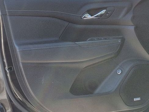 Used 2023 GMC Acadia SLT w/ Elevation Edition image 15