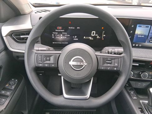 New 2026 Nissan Kicks S image 8