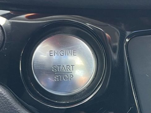 Used 2015 Mercedes-Benz SL 550 image 31