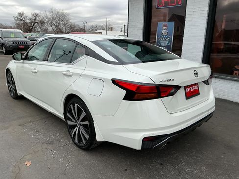 Used 2021 Nissan Altima 2.5 SR w/ SR Premium Package image 5