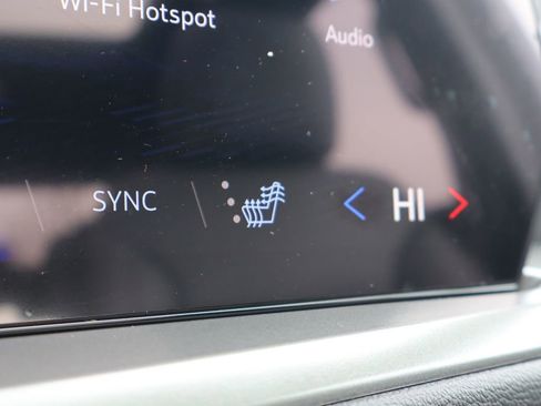 New 2026 Chevrolet Traverse LT w/ Sun and Wheel Package image 18