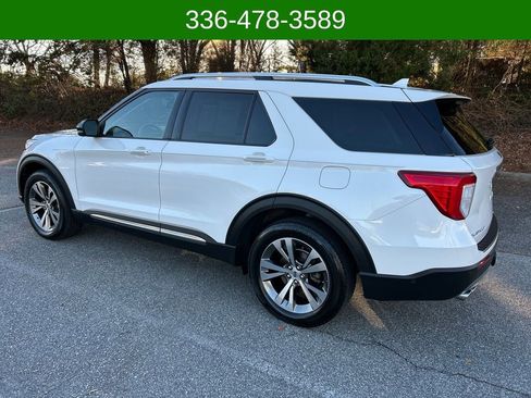 Certified 2020 Ford Explorer Platinum w/ Premium Technology Package image 3