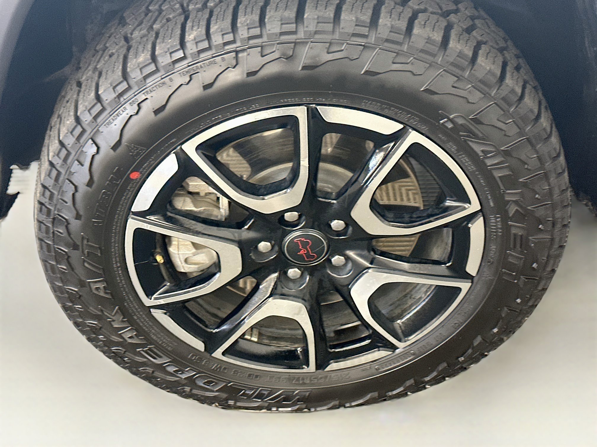 Used 2025 Jeep Compass Trailhawk AWD/4WD image 33