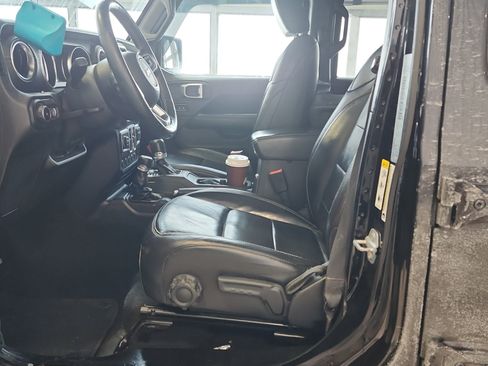 Used 2018 Jeep Wrangler Unlimited Sahara w/ Cold Weather Group image 7