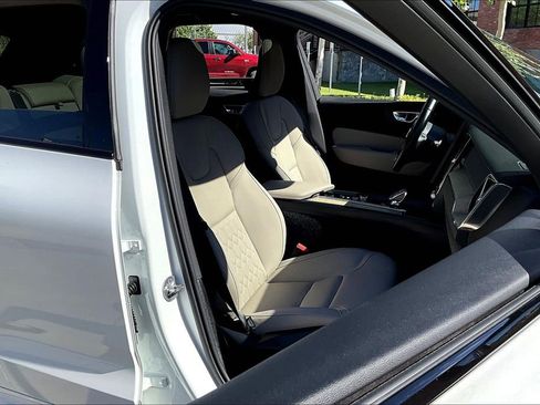 Used 2026 Volvo XC60 B5 Plus w/ Protection Package Premier AWD/4WD image 10