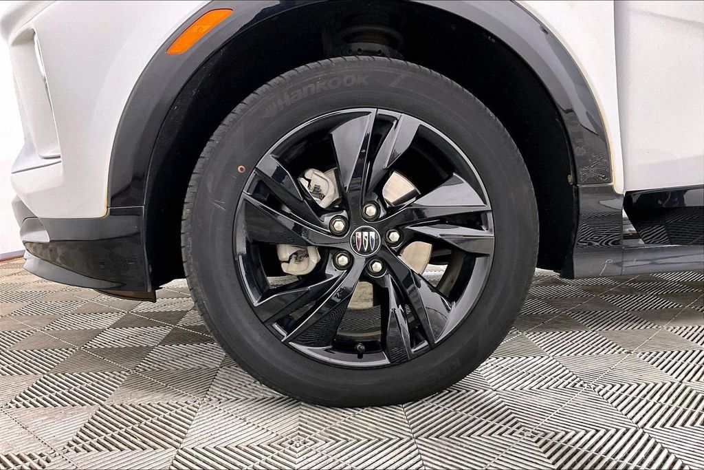 Used 2024 Buick Encore GX Sport Touring AWD/4WD image 8