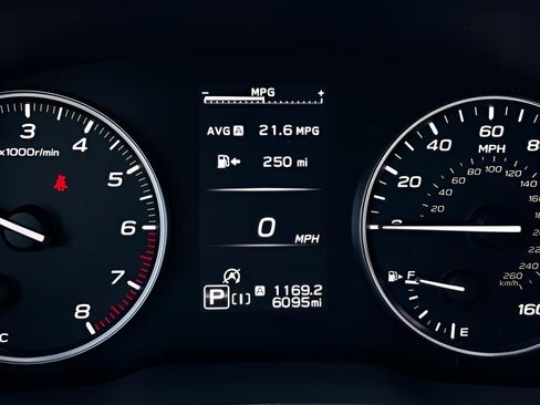 Used 2024 Subaru Crosstrek 2.5i Limited w/ Crosstrek Mirror Package image 13