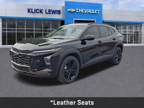 Used 2025 Chevrolet Trax ACTIV w/ Sunroof Package FWD image 3