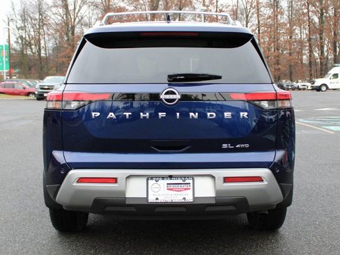 Used 2024 Nissan Pathfinder SL image 6