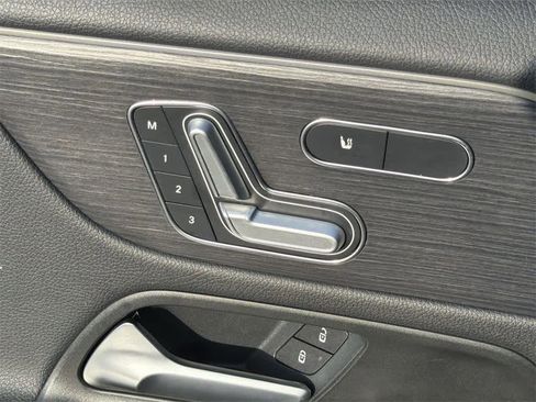 Used 2021 Mercedes-Benz GLA 250 GLA 250 image 24