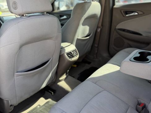 Used 2018 Chevrolet Malibu LT FWD image 17