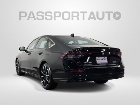 Used 2023 Honda Accord Touring image 4