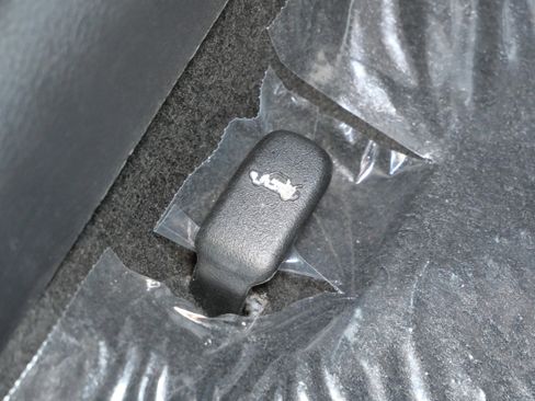 Used 2023 Nissan Versa SV image 29