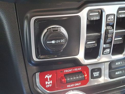 Used 2021 Jeep Wrangler Unlimited Rubicon 4xe w/ Cold Weather Group AWD/4WD image 24
