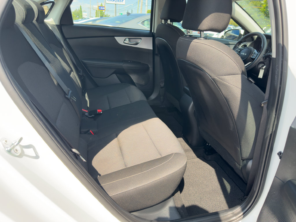 Used 2024 Kia Forte LXS w/ LXS Technology Package FWD image 11
