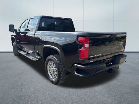 Used 2024 Chevrolet Silverado 2500 LTZ w/ LTZ Plus Package AWD/4WD image 2