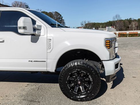 Used 2018 Ford F250 XLT w/ XLT Value Package image 12